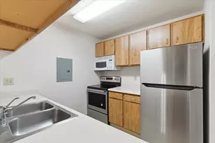 5329 Brody Dr, Madison, WI 53705 - Photo 10