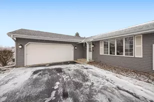 4029 Southwyck Dr, Janesville, WI 53546 - Photo 4