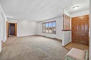 4029 Southwyck Dr, Janesville, WI 53546 - Photo 8