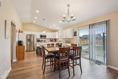 715 Crestview Drive, Reedsburg, WI 53959 - Photo 10