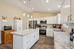 715 Crestview Dr, Reedsburg, WI 53959 - Photo 14