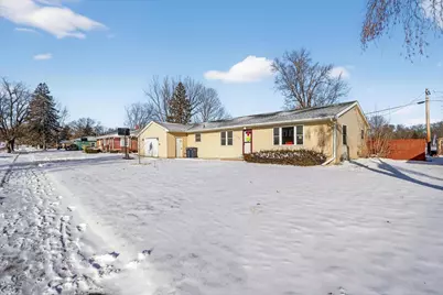 2000 Elizabeth Street, Janesville, WI 53548 - Photo 2