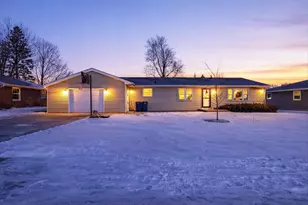 2000 Elizabeth St, Janesville, WI 53548 - Photo 1