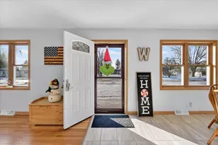 2000 Elizabeth St, Janesville, WI 53548 - Photo 6