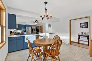 2000 Elizabeth St, Janesville, WI 53548 - Photo 14