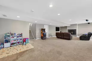 3921 Ambleside Dr, Madison, WI 53719 - Photo 32