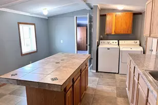 36 Joyce Ave, Prairie Du Chien, WI 53821 - Photo 4