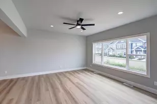 4861 Brassica Rd, Fitchburg, WI 53711 - Photo 10