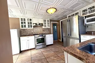 318 N 3rd St, Fort Atkinson, WI 53538 - Photo 16