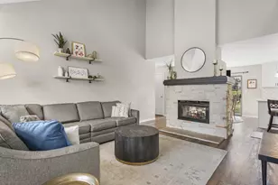 513 Bridlewood Ln, Watertown, WI 53094 - Photo 4