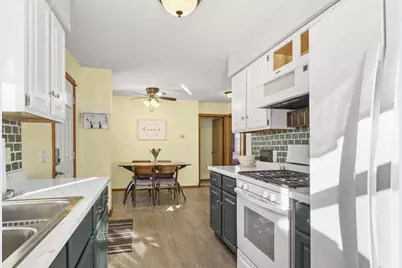 321 W Mulberry Street, Baraboo, WI 53913 - Photo 10