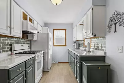 321 W Mulberry Street, Baraboo, WI 53913 - Photo 6