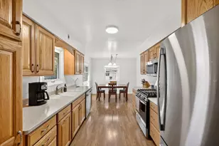 5110 Sherven Dr, Madison, WI 53716 - Photo 4