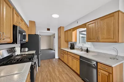 5110 Sherven Drive, Madison, WI 53716 - Photo 6