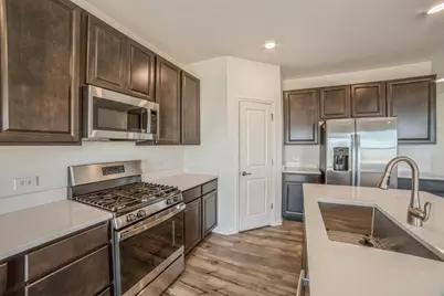 2700 Oslo Run #46, Stoughton, WI 53589 - Photo 8