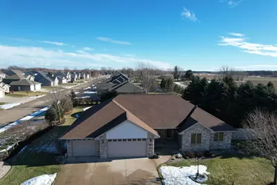 N9106 Hedgerow Drive, Appleton, WI 54915 - Photo 2