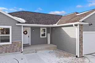 1035 Bluegrass Trl, Waterloo, WI 53594 - Photo 2