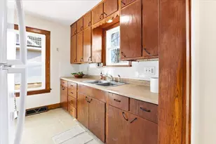 409 11th St, Baraboo, WI 53913 - Photo 10