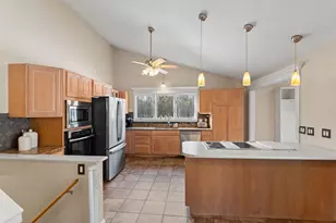 144 Meadowview Dr, Baraboo, WI 53913 - Photo 8