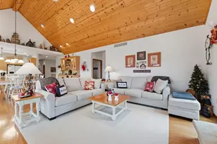 E9291 Pebblebeach Dr, Wisconsin Dells, WI 53965 - Photo 8