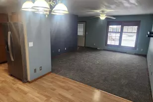 1208 Victoria Cir, Baraboo, WI 53913 - Photo 6