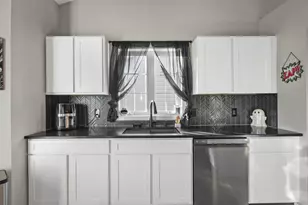 5418 Celebration Pkwy, Madison, WI 53718 - Photo 10