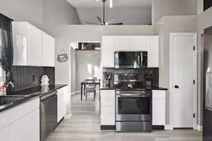 5418 Celebration Pkwy, Madison, WI 53718 - Photo 12