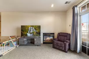 201 E Lane St, Sun Prairie, WI 53590 - Photo 8