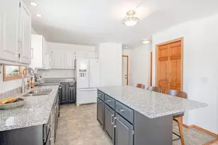 601 Aztalan Dr, Madison, WI 53718 - Photo 2