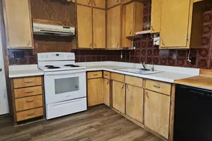 215 N Main St, Reeseville, WI 53579 - Photo 6