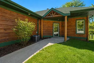 1140 Gillette Dr, Dell Prairie, WI 53965 - Photo 4