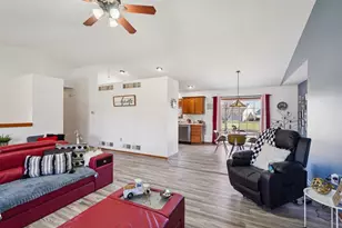 724 Eastridge Dr, Reedsburg, WI 53959 - Photo 14