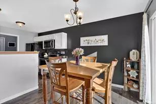 1627 Redwood Dr, Janesville, WI 53548 - Photo 14