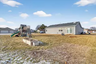 1627 Redwood Dr, Janesville, WI 53548 - Photo 34