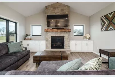 139 E Evergreen Lane, Milton, WI 53525 - Photo 6