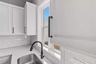 2811 Crinkle Root Dr, Fitchburg, WI 53711 - Photo 16