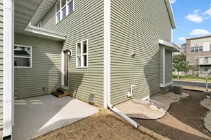 2811 Crinkle Root Dr, Fitchburg, WI 53711 - Photo 22