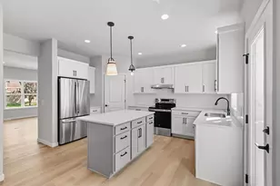 2811 Crinkle Root Dr, Fitchburg, WI 53711 - Photo 8