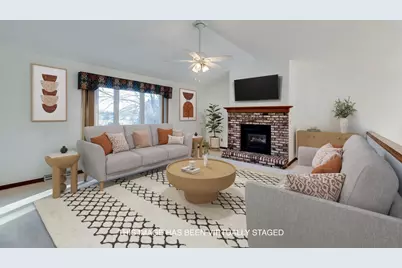 850 N Perry Parkway, Oregon, WI 53575 - Photo 2