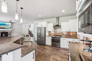 204 Westmorland Dr, Mount Horeb, WI 53572 - Photo 6