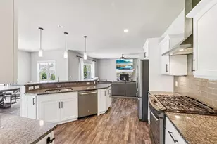 204 Westmorland Dr, Mount Horeb, WI 53572 - Photo 8