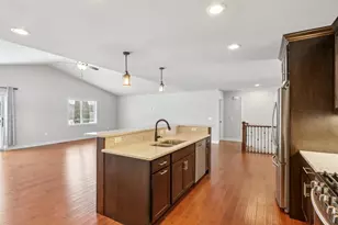 2021 Goldfinch Ln, Sauk City, WI 53583 - Photo 10