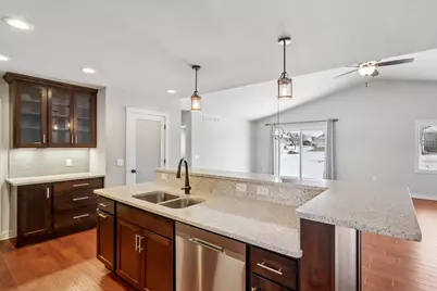 2021 Goldfinch Lane, Sauk City, WI 53583 - Photo 14