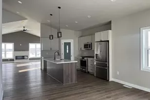 495 Foxfield Ct, Oregon, WI 53575 - Photo 4