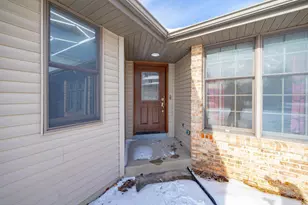 2821 Carrousel Ln, Janesville, WI 53545 - Photo 2