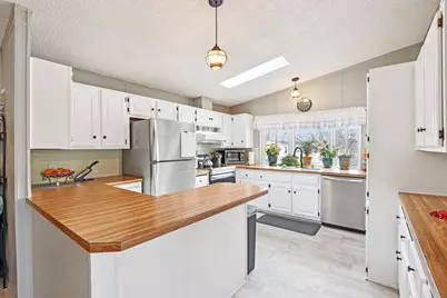 412 Oak Lodge Road, Racine, WI 53185 - Photo 2