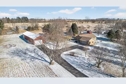 8131 E Creek Road, Janesville, WI 53546 - Photo 12