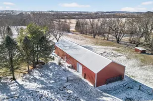 8131 E Creek Rd, Janesville, WI 53546 - Photo 10