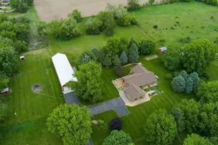 8131 E Creek Rd, Janesville, WI 53546 - Photo 12