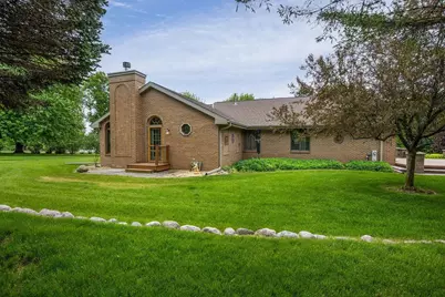 8131 E Creek Road, Janesville, WI 53546 - Photo 4